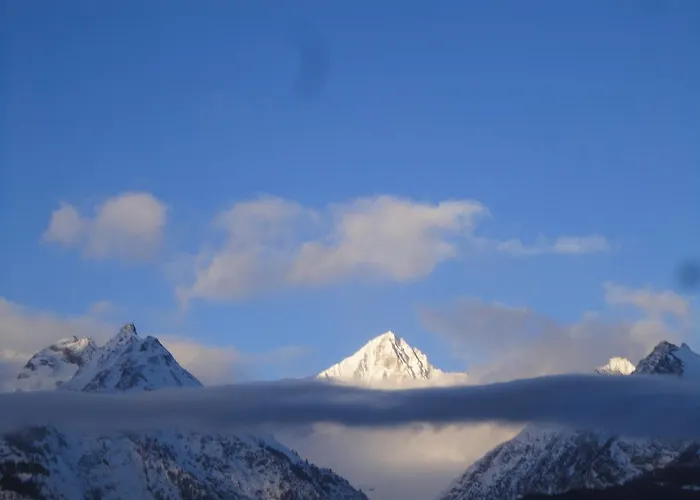 ベッド・アンド・ブレックファスト B＆B アイショル 3*